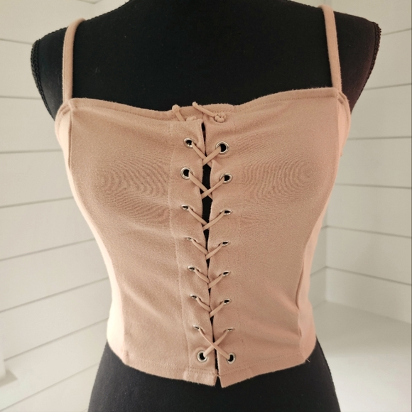 Forever 21 Tops - Corset style crop top with spaghetti style straps